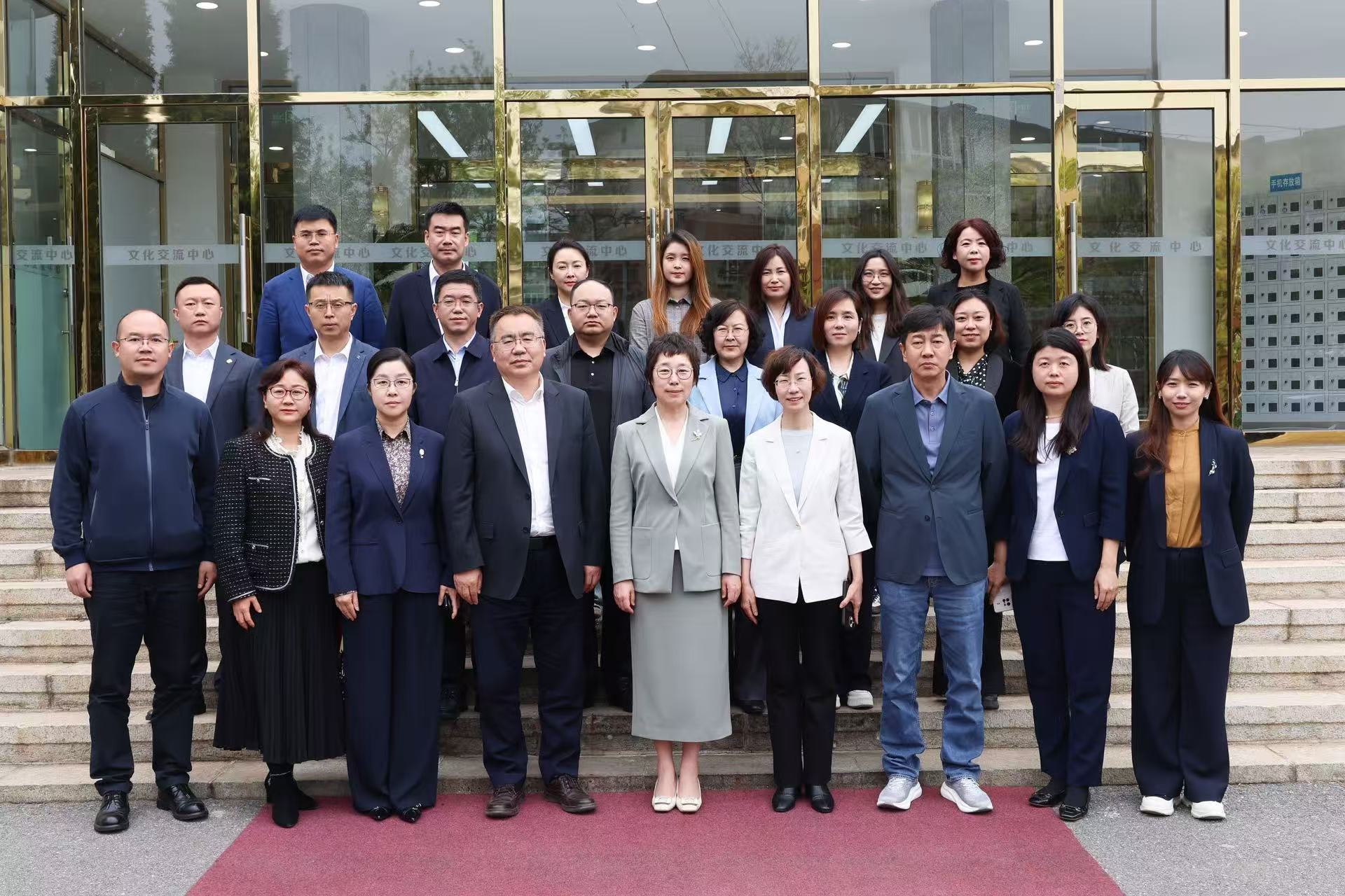 我社与辽宁师范大学、辽宁师范大学出版社 签署合作框架协议